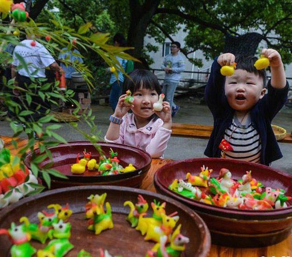 伝統的な風習で「立夏」を迎える水郷　杭州市