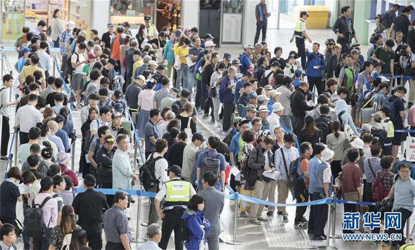 中秋節の列車チケットは入手困難　長蛇の列に並ぶ韓國の市民