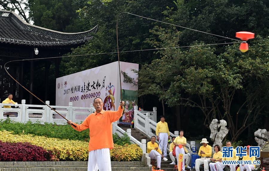 江蘇省揚州市の「無形文化遺産」披露するイベントが瘦西湖で開幕 