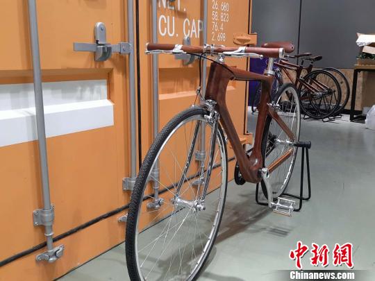 「90後」の男性が自主制作した自転車が「グッドデザイン賞」を受賞