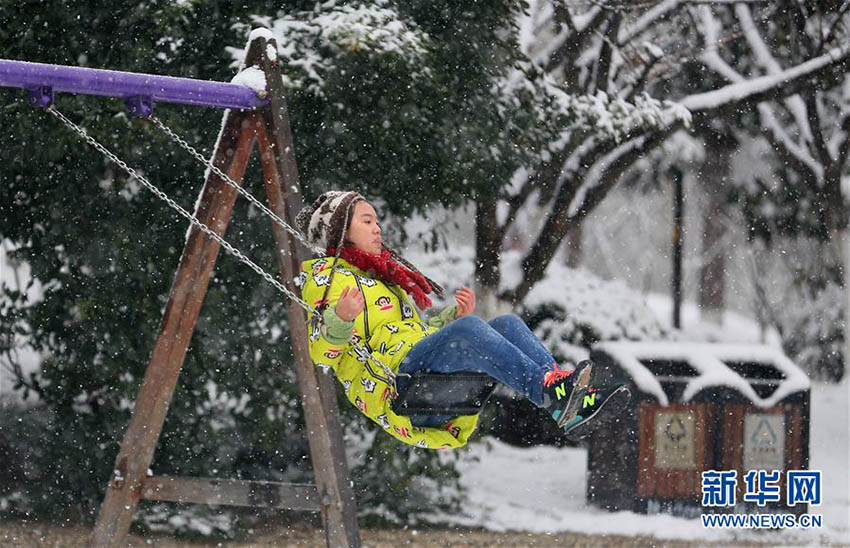 強い寒気の襲來を受け、中國中東部で大雪