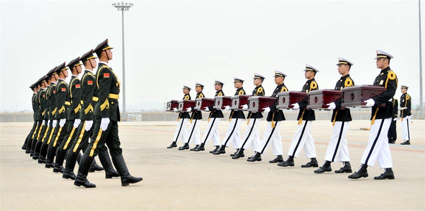 第5陣在韓中國人民志願軍烈士の遺骨が祖國へ