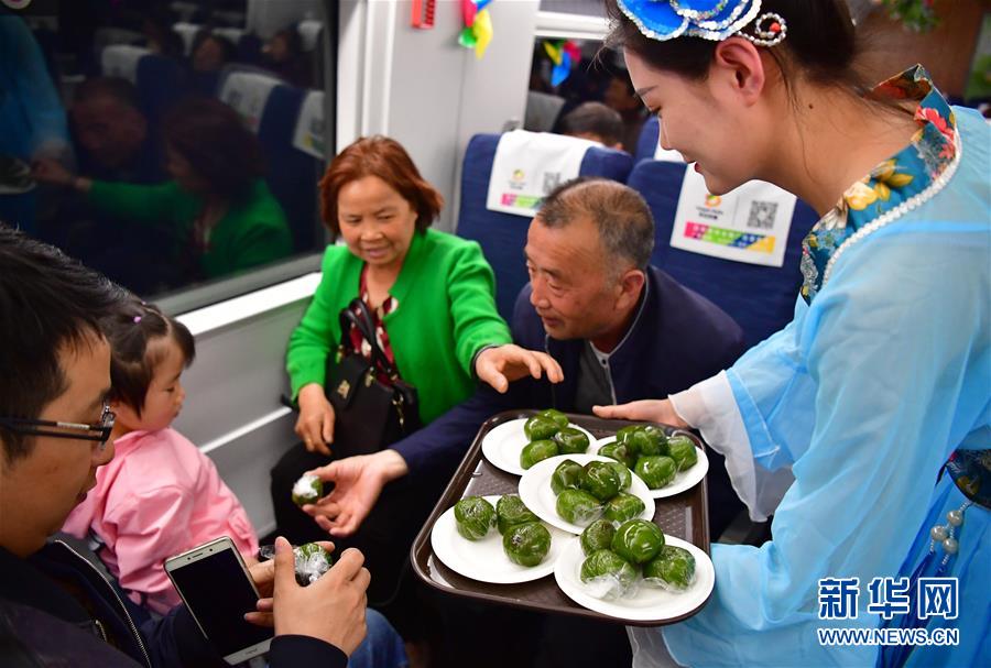 清明節小型連休　鉄道の旅にいろいろな楽しみ