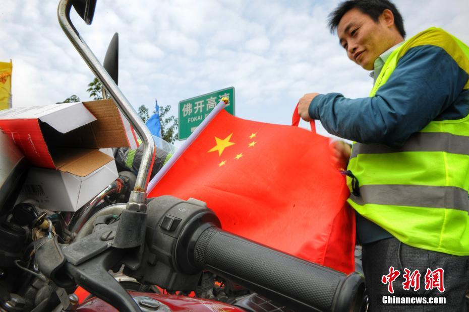 帰省バイク隊が故郷を目指して次々出発、サポートイベントもスタート