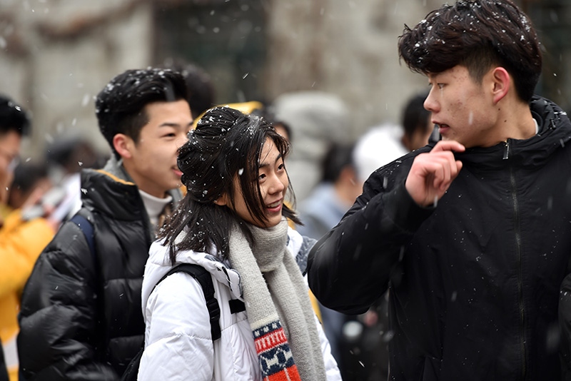 雪が舞い落ちる中、中央戯劇學(xué)院で2019年度本科生専門テスト　北京