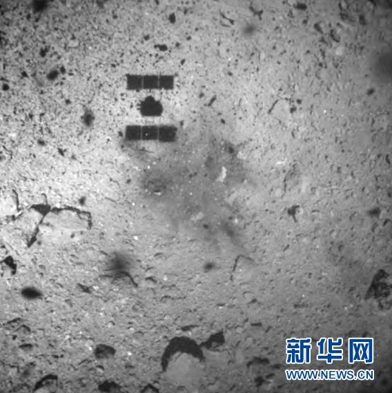 日本探査機「はやぶさ2」が小惑星「リュウグウ」著陸