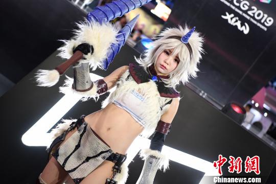 麗しいコスプレイヤー続々登場　WCG 2019世界決勝大會