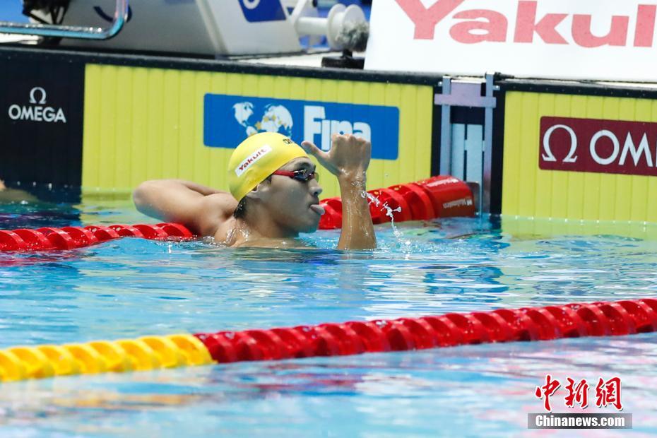 試合後にポーズをつけてみせた徐嘉余選手（7月22日撮影?韓海丹）。