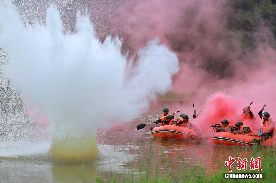 不慣れな地域での「魔の訓練週間」でテロ対応の特殊戦闘兵を養(yǎng)成