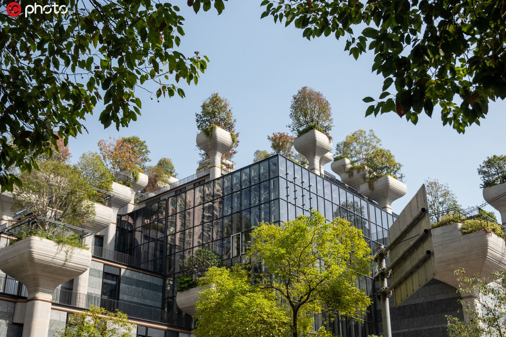 外観がほぼ完成した上海普陀區の「バビロンの空中庭園」（寫真著作権は東方ICが所有のため転載禁止）。