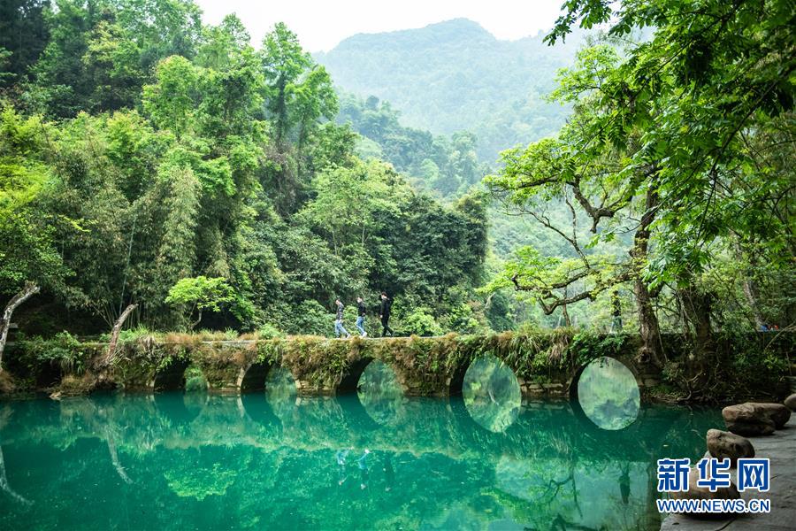 茘波県小七孔景勝地の風景（4月10日撮影?陶亮）