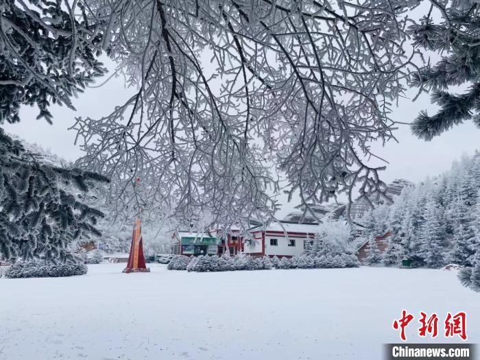 寧夏回族自治區(qū)固原市火石寨景勝地の雪景色（寫真提供?火石寨景勝地）。