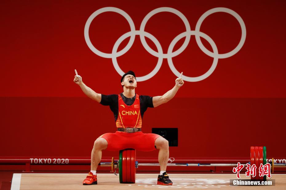 東京五輪のウエイトリフティング男子73キロ級に出場した中國の石智勇選手（撮影?韓海丹）。