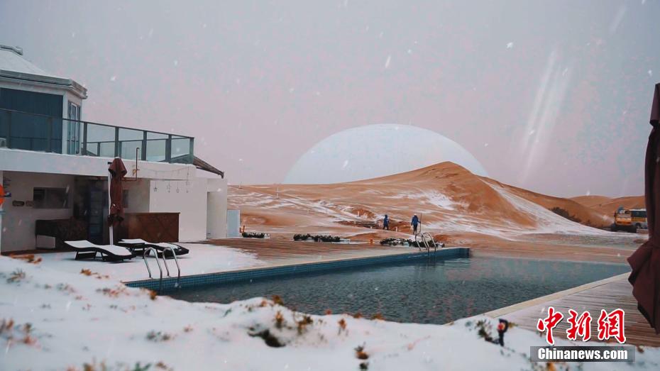 雪と砂漠の絶景広がる寧夏回族自治區の中衛市沙坡頭區