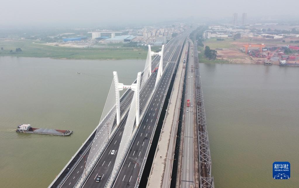 9月21日、北江に架かる馬房特大橋（ドローンによる撮影?田建川）。