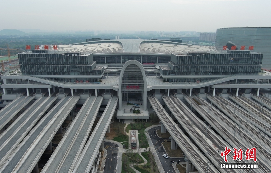 上空から撮影した杭州西駅（9月22日、ドローンによる撮影?王剛）。