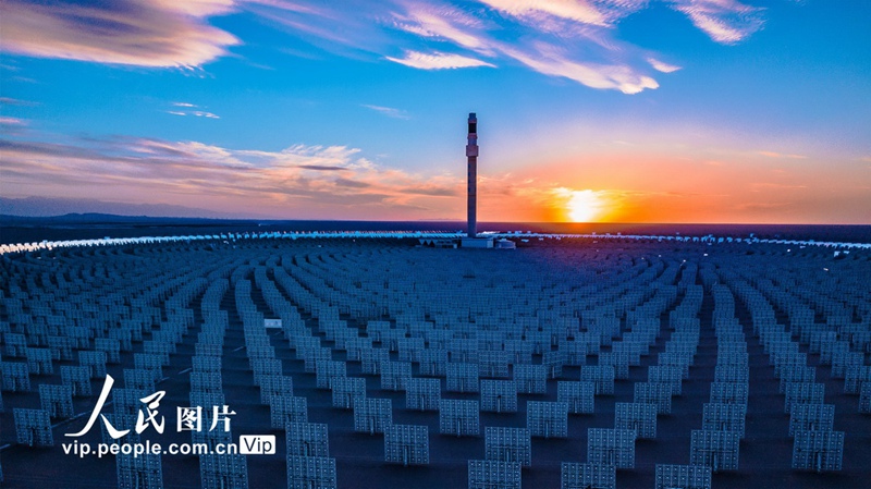 甘粛省敦煌市にある光電産業園（撮影?王斌銀/寫真著作権は人民図片が所有のため転載禁止）。