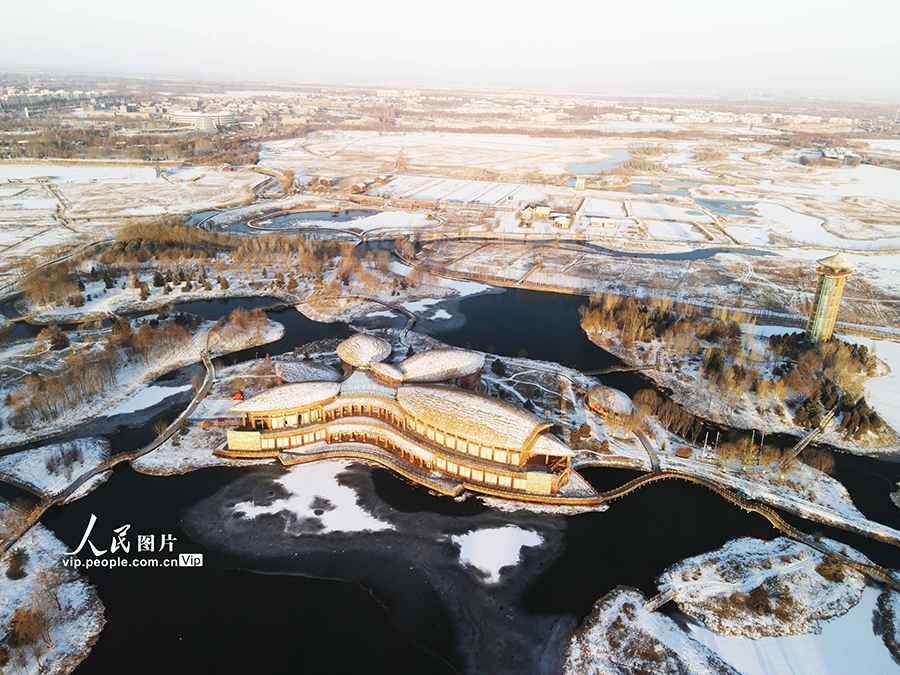 上空から俯瞰した甘粛張掖國家濕地公園の雪景色（2月14日撮影?陳禮/寫真著作権は人民図片が所有のため転載禁止 ）。