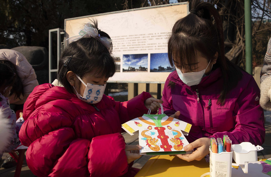 近代の伝統的な子供服の特別展　山西考古博物館