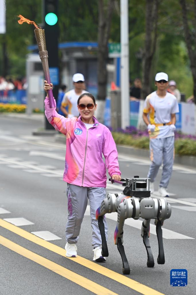 杭州アジアパラ競技大會の聖火リレーがスタート　浙江省