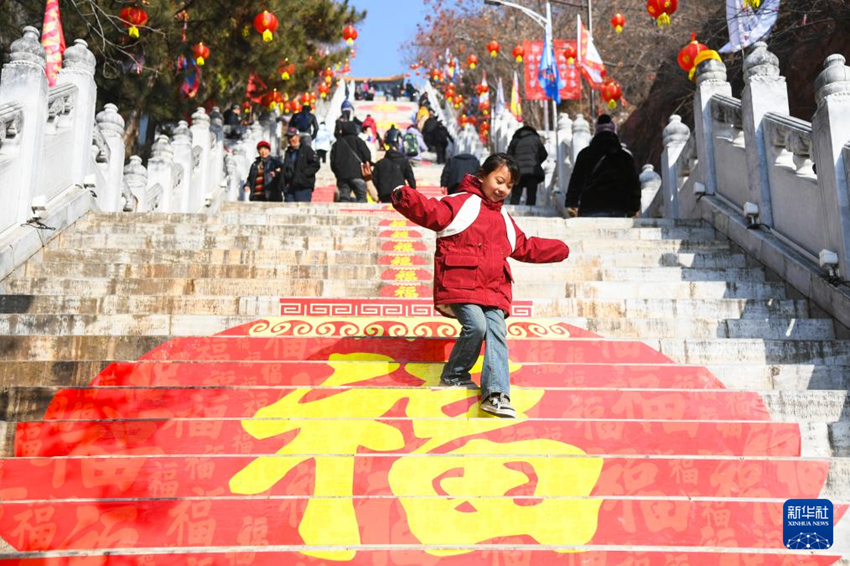 輝かしい中國の年明け　春節ムードを満喫する中國各地