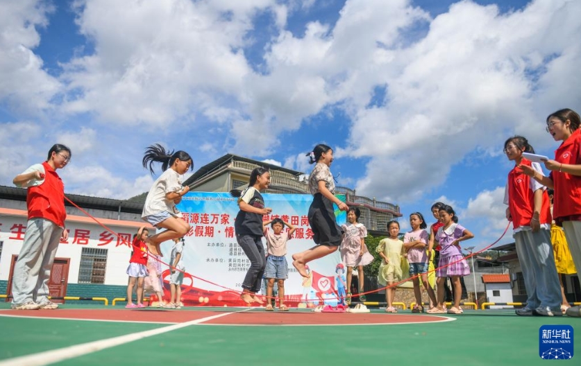 多彩な夏休みを楽しむ中國の子どもたち