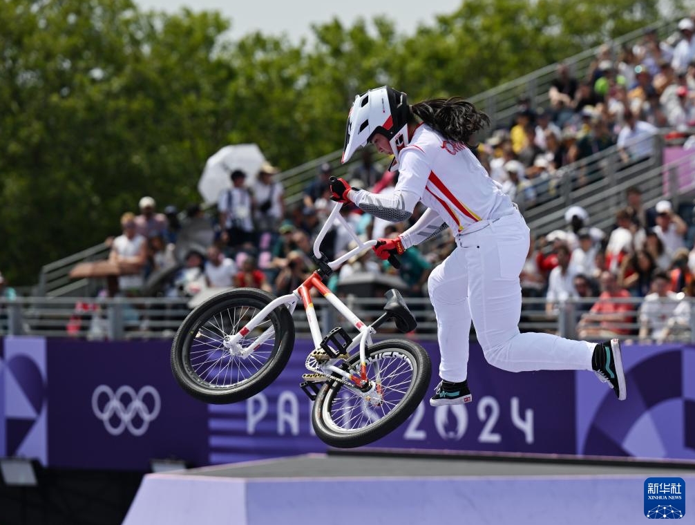 自転車BMXフリースタイル?パーク女子で中國の鄧雅文選手が金　パリ五輪