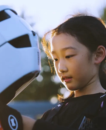 8歳の少女が中國のパンプトラック全國大會で優勝