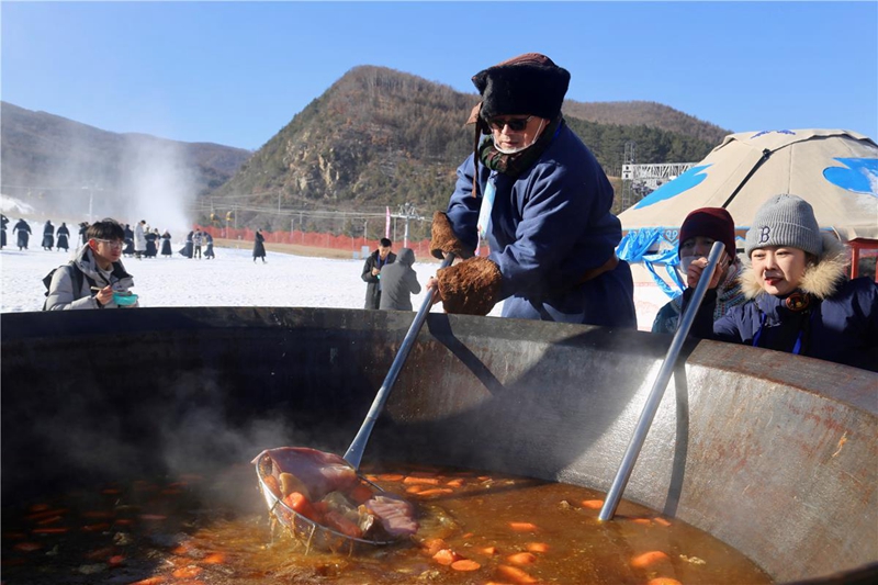 心も體も溫まる冬の一日！　內(nèi)蒙古赤峰の氷雪ナーダム祭り